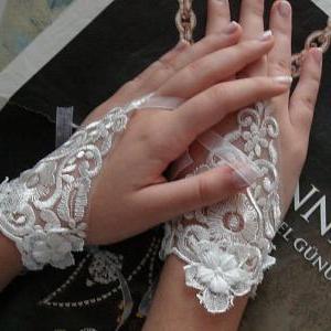 Victorian Lace Bridal Gloves, Ivory Wedding..