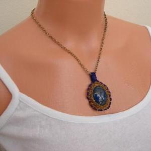 Woven Pendant Smoky Sooty Necklace