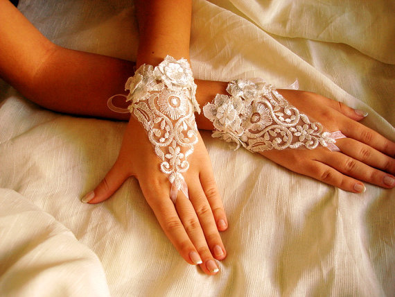 Victorian Lace Bridal Gloves, Ivory Wedding Gloves, Fingerless Lace Gloves